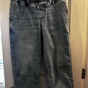 Abercrombie Kids High-Rise Mini Mom Jeans – Size 15/16 Regular – NWT